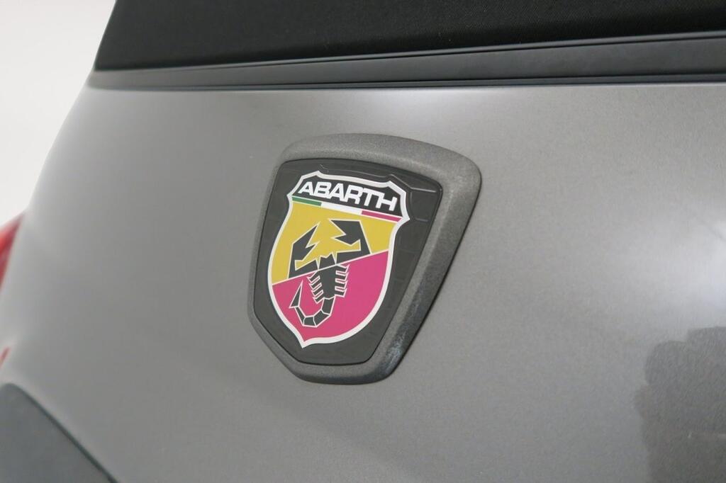 Abarth 500 695C 1.4 T-JET 180 CV 2P 20