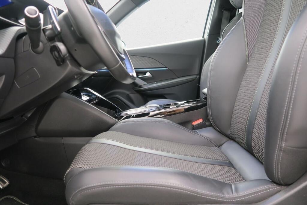 Peugeot 2008 GT 1.2 PURETECH 130CV AUTO 17