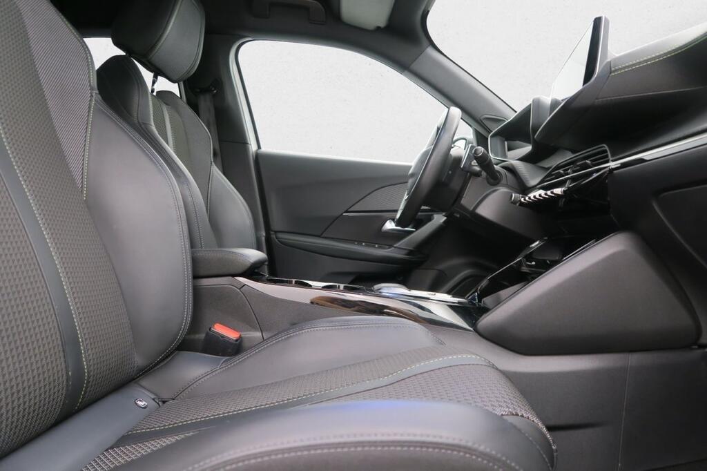 Peugeot 2008 GT 1.2 PURETECH 130CV AUTO 16