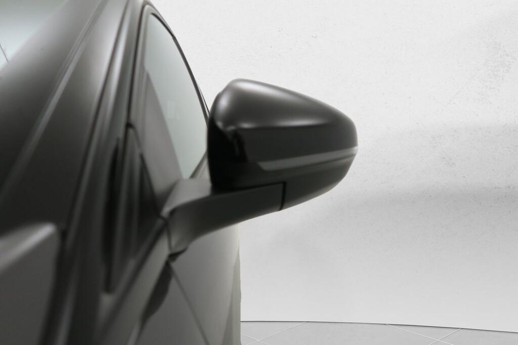 Peugeot 3008 GT 1.2 PURETECH 130 CV S&S AUTO 5P 23