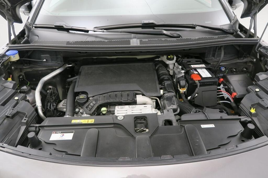 Peugeot 3008 GT 1.2 PURETECH 130 CV S&S AUTO 5P 19