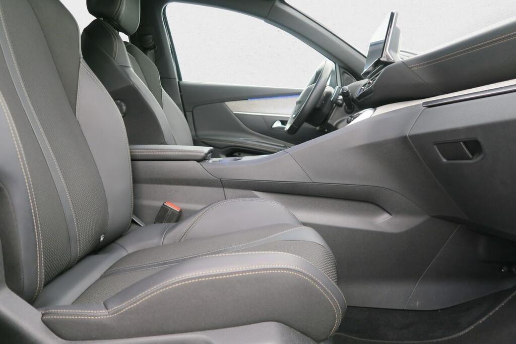 Peugeot 3008 GT 1.5 BLUEHDI 130 CV AUTO S&S 5P 16