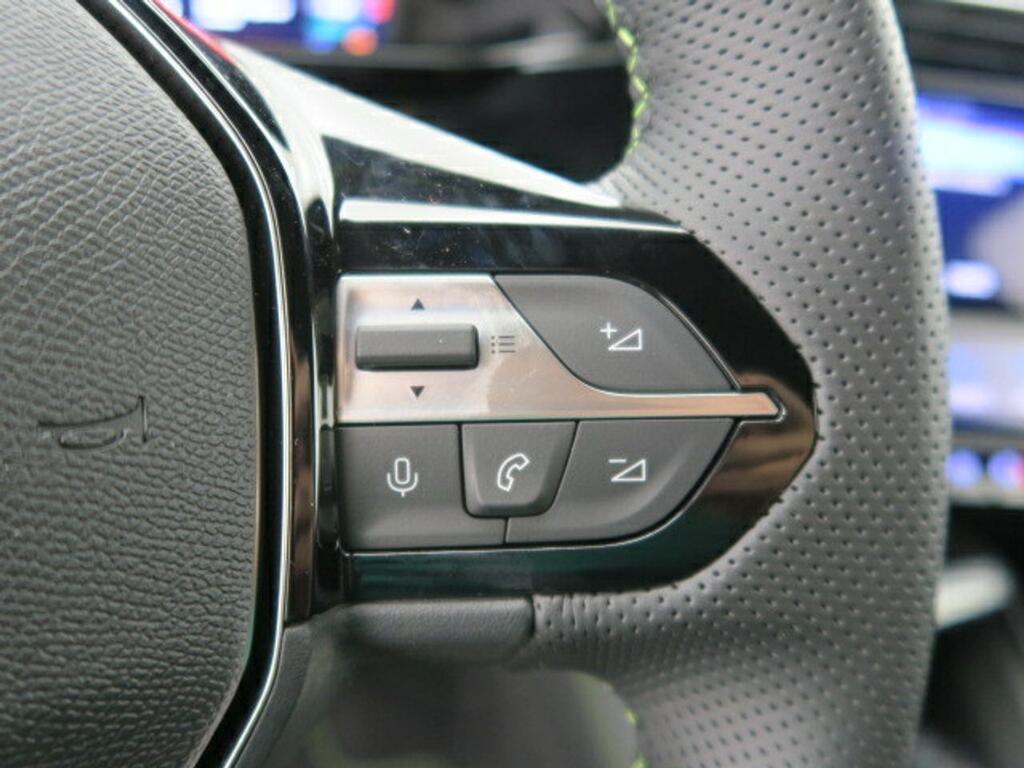 Peugeot 308 GT 1.6 PLUG-IN HYBRID 180CV 5P EAT8 10