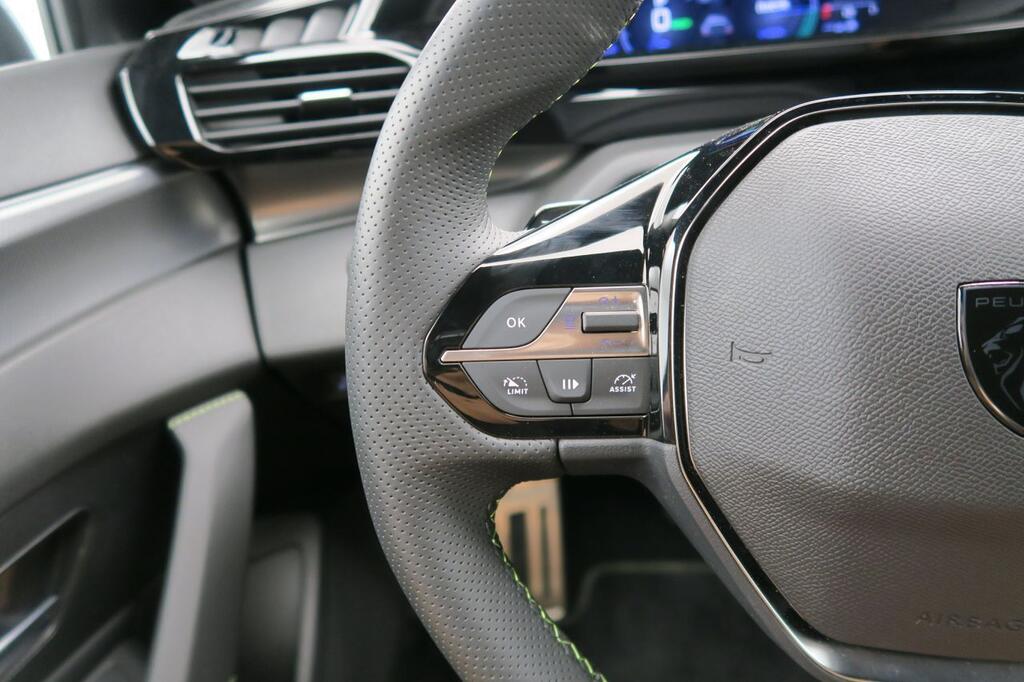 Peugeot 408 GT PLUG-IN HYBRID 180 E-EAT8 10