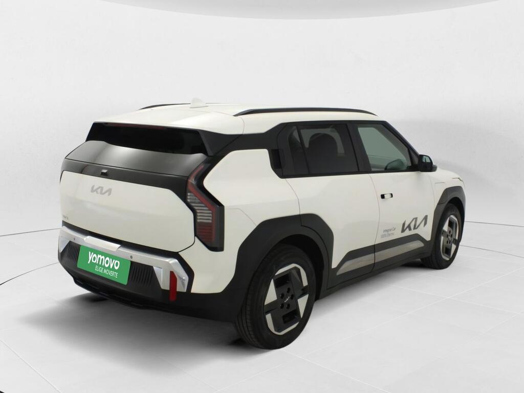 Kia EV3 Earth (Long Range) 3
