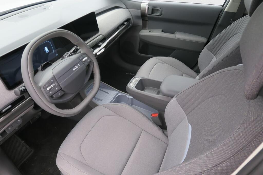 Kia EV3 Earth (Long Range) 7