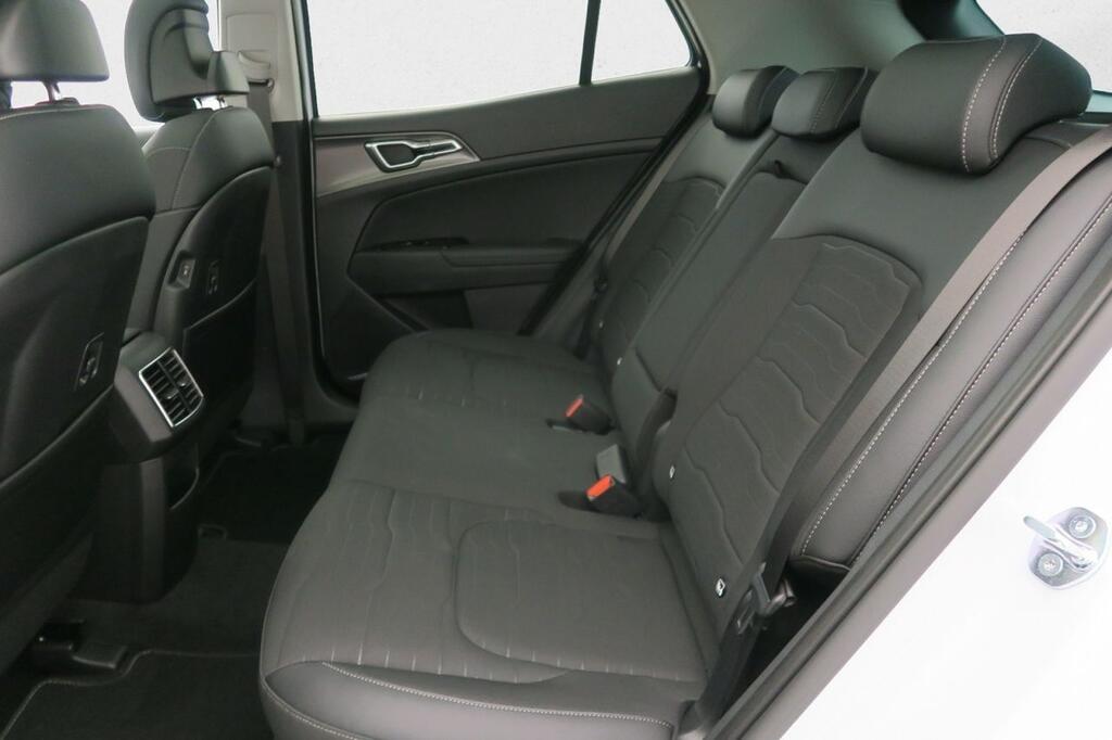Kia Sportage 1.6 T-GDI PHEV TECH 4X4 (PACK LUXURY) (19″) 18
