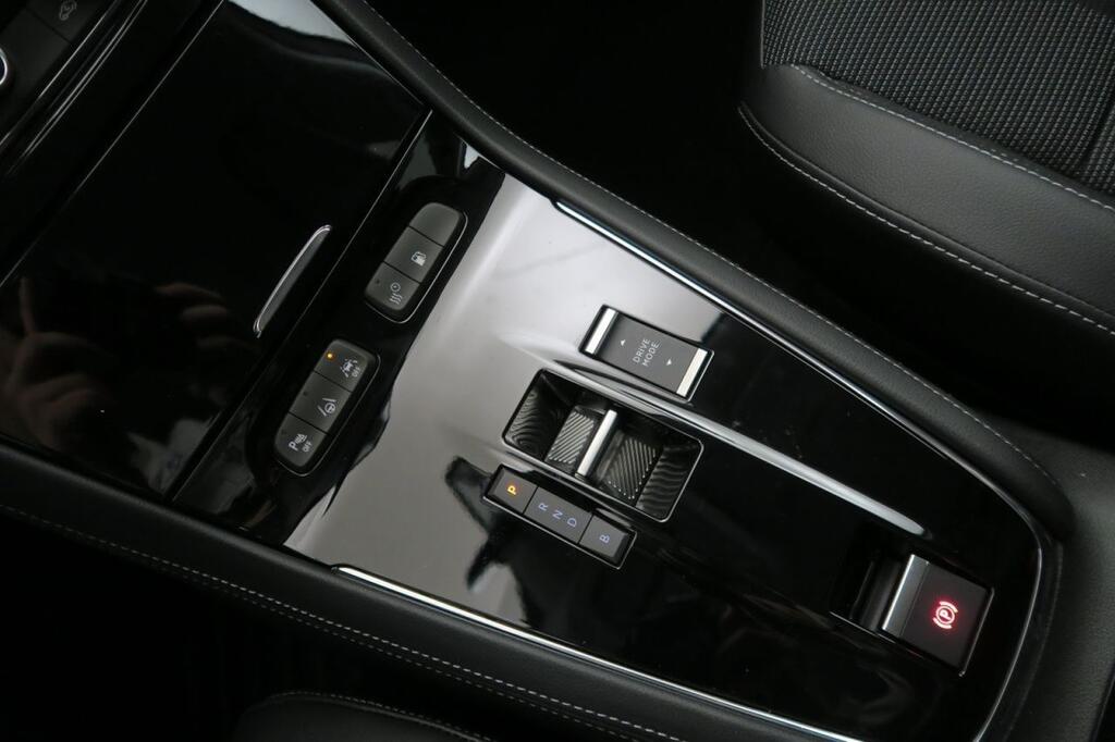 Opel Grandland GS 1.6T Plug-in Hybrid AT8 S/S 4X2 225 C 11