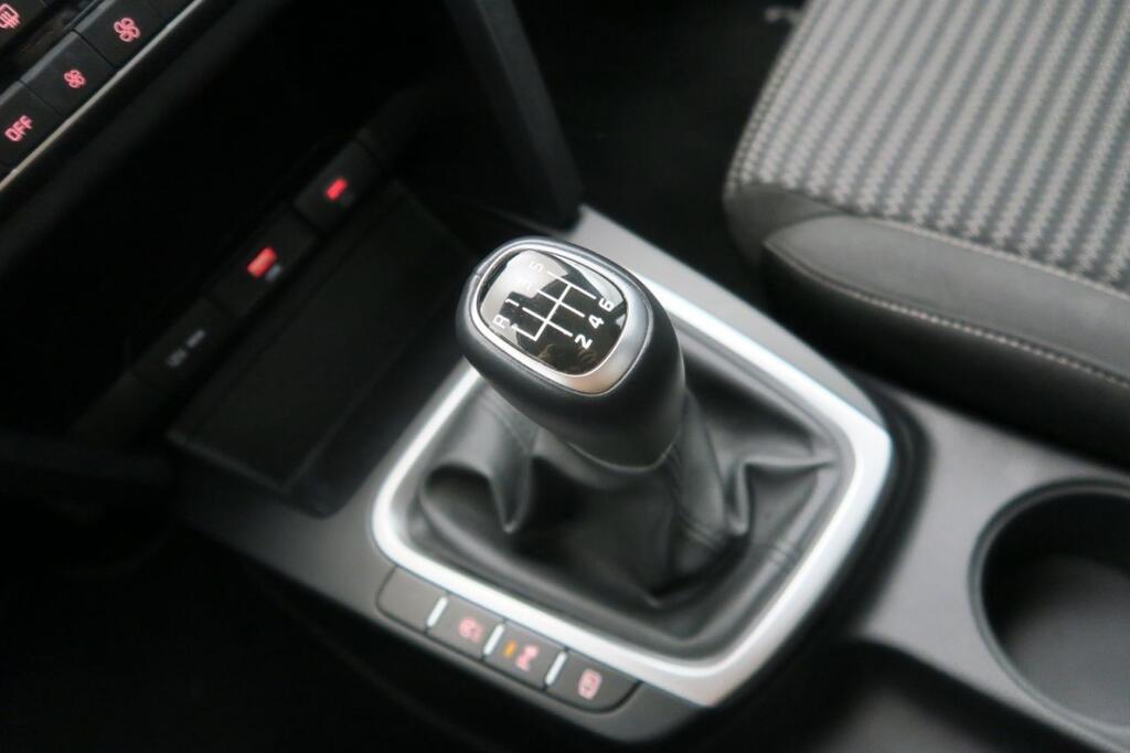 Kia Ceed 5P 1.0 T-GDI DRIVE 120 MY24 12