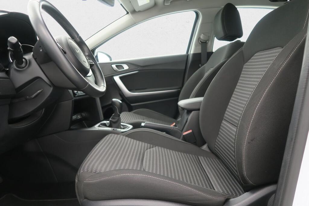 Kia Ceed 5P 1.0 T-GDI DRIVE 120 MY24 16