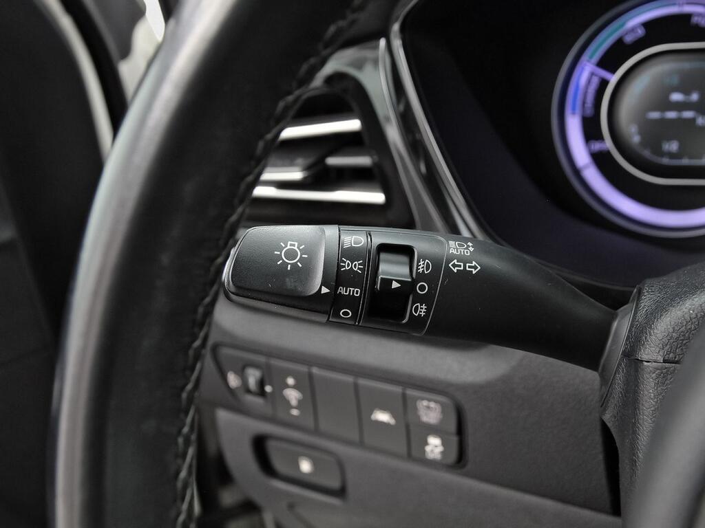 Kia Niro 1.6 GDi HEV 104kW (141CV) Drive 14