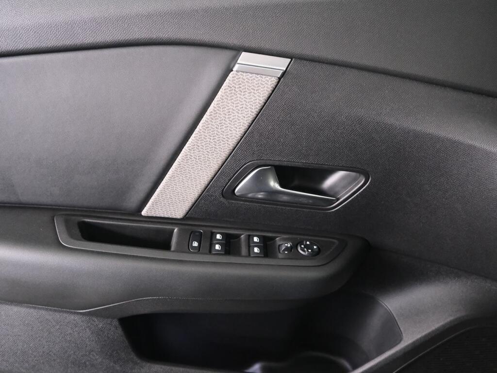 Citroën C4 PureTech 130 S&S 6v Shine 21