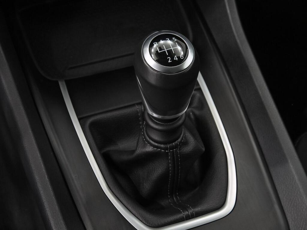 Nissan Qashqai DIG-T 103kW (140CV) mHEV 4x2 Acenta 34