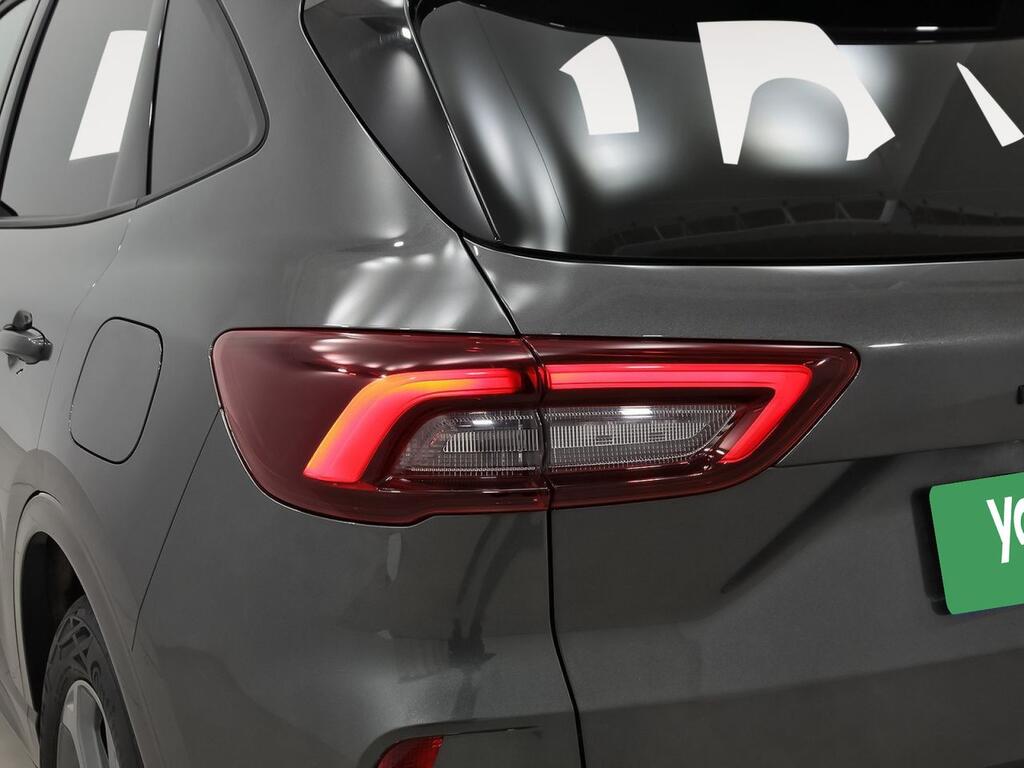 Ford Kuga ST-Line 1.5T EcoBoost 110kW (150CV) 36