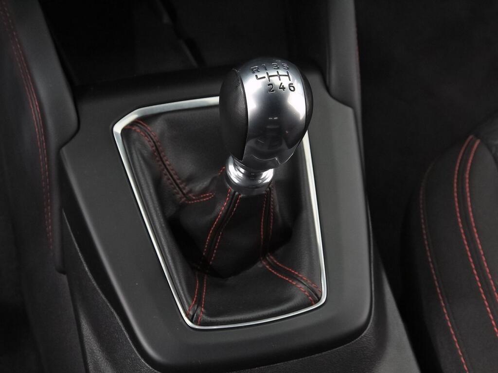 Ford Kuga ST-Line 1.5T EcoBoost 110kW (150CV) 35