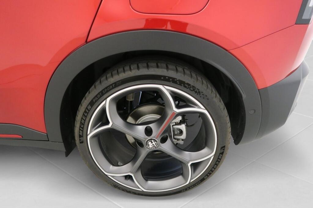 Alfa Romeo Junior Elettrica Veloce 207kW (280CV) 23