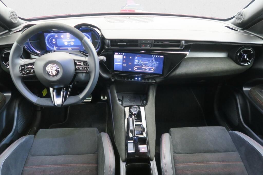 Alfa Romeo Junior Elettrica Veloce 207kW (280CV) 13