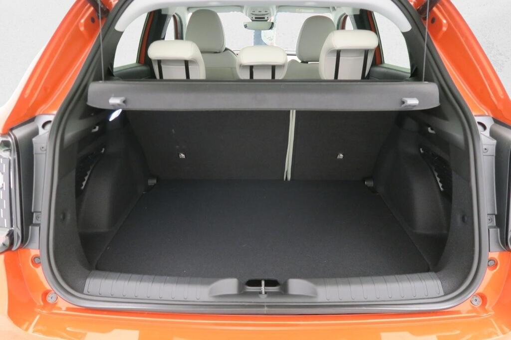 Fiat 600 600e La prima 54kwh 115kw (156cv) 19