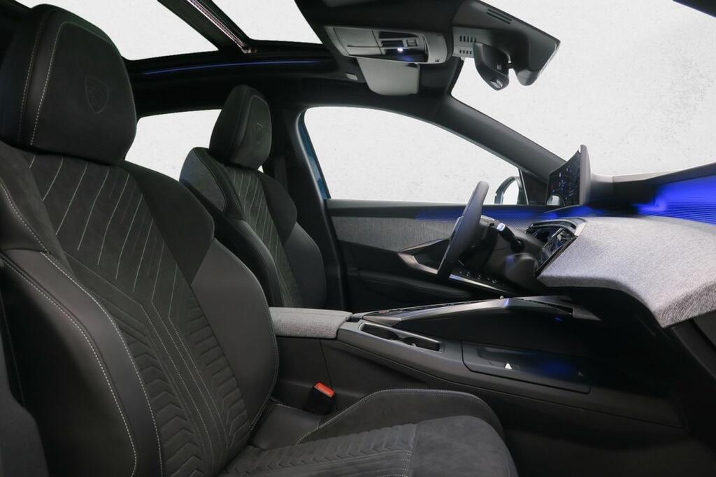 Peugeot 3008 GT Eléctrico 157kW 13