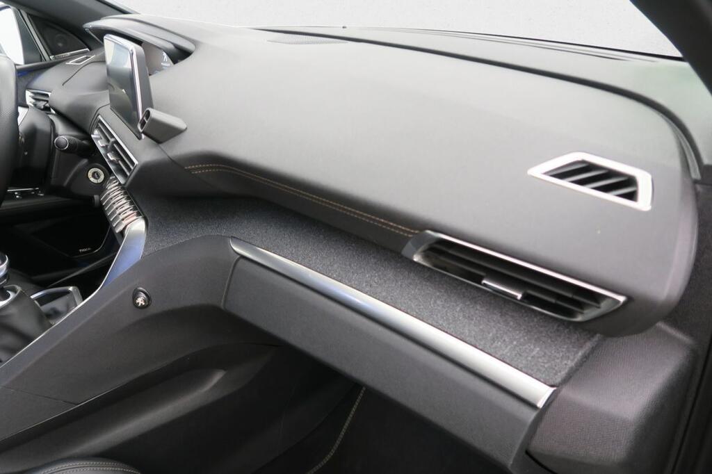 Peugeot 3008 1.2 PURETECH 96KW (130CV) GT LINE S&S 14