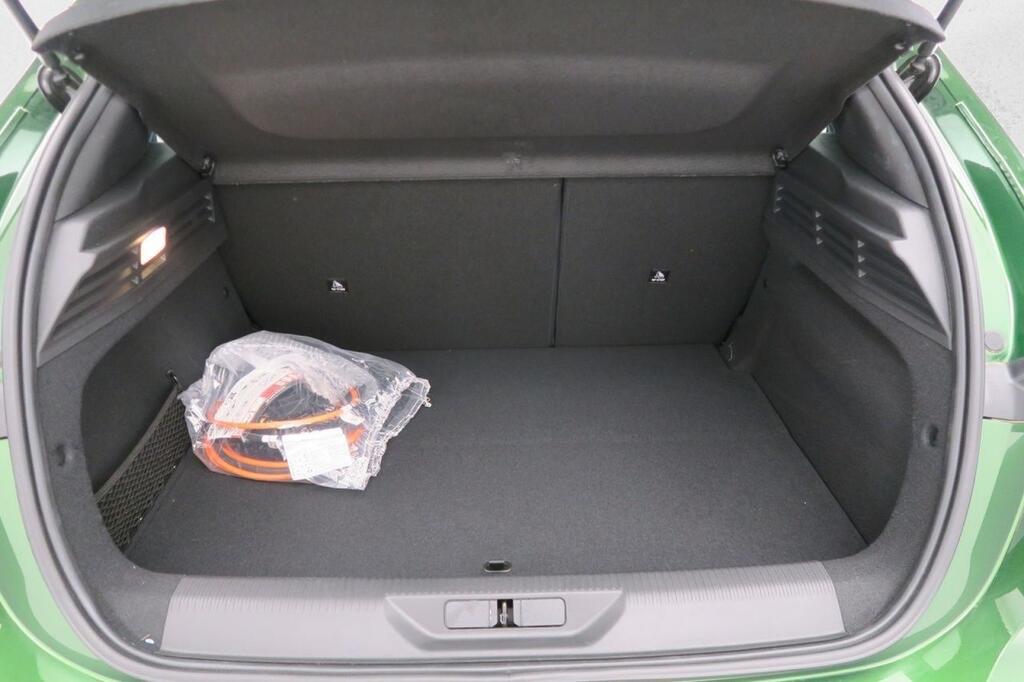 Peugeot 308 5P Active Hybrid 180 eEAT8 17