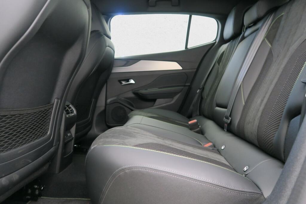 Peugeot 408 408 GT PHEV 180 e-EAT8 18