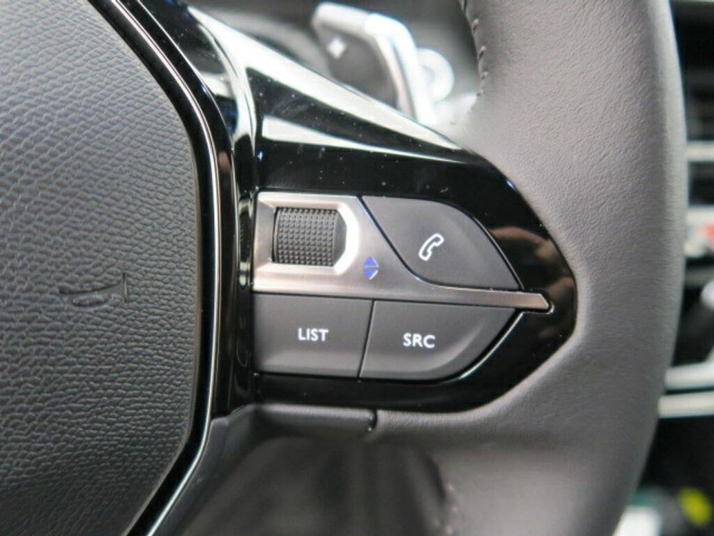 Peugeot 2008 Allure Pack BlueHDI 130 S&S EAT8 10
