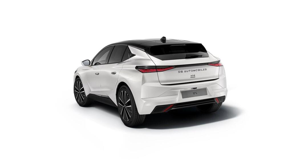 DS Nº4 E-Tense 215 Étoile Alcantara@ 3