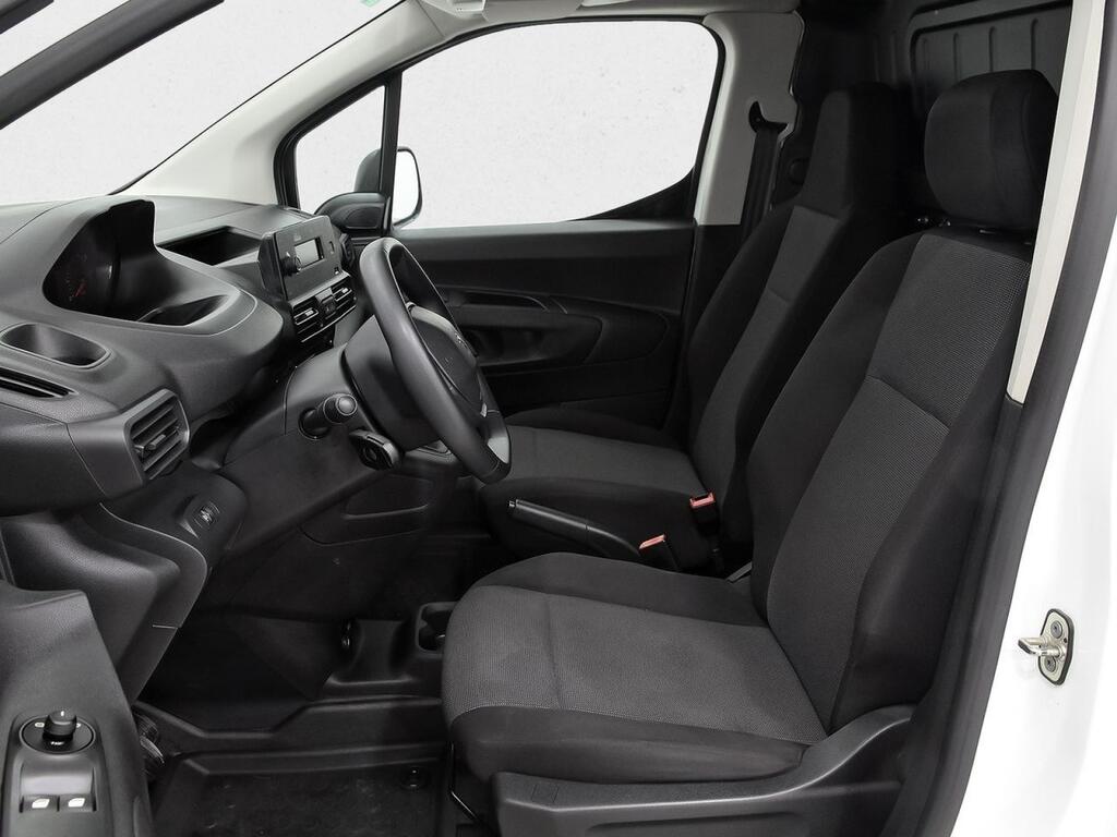 Peugeot Partner FG 1.5 BLUEHDI 100 PRO STANDARD 3P 1000KG 9