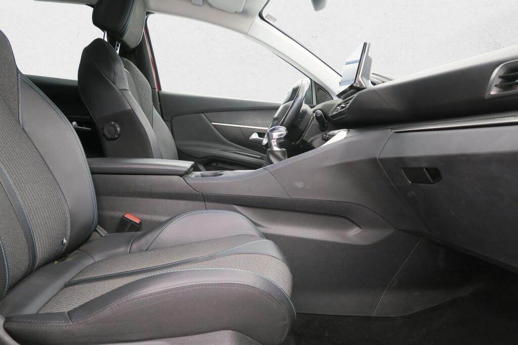 Peugeot 3008 1.2 PureTech 96KW (130CV) S&S Allure 13