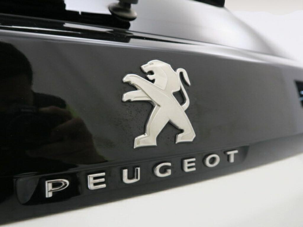 Peugeot 3008 1.2 PURETECH 96KW (130CV) GT LINE EAT8 22