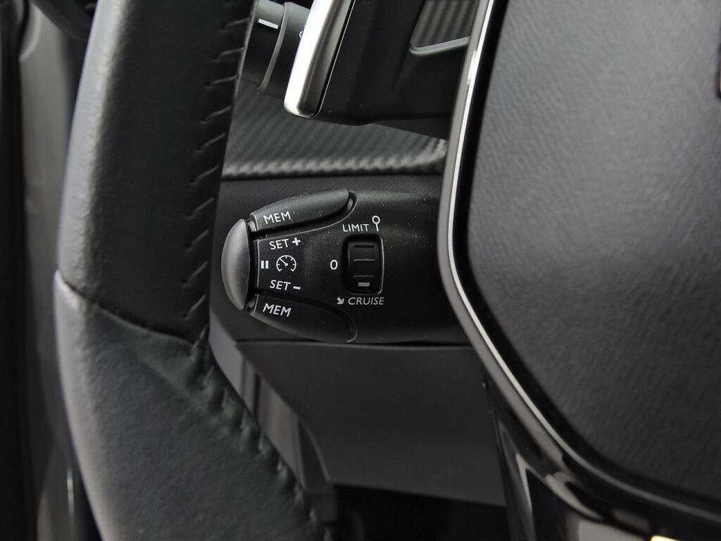 Peugeot 208 Allure HYBRID 100 eDCS6 16