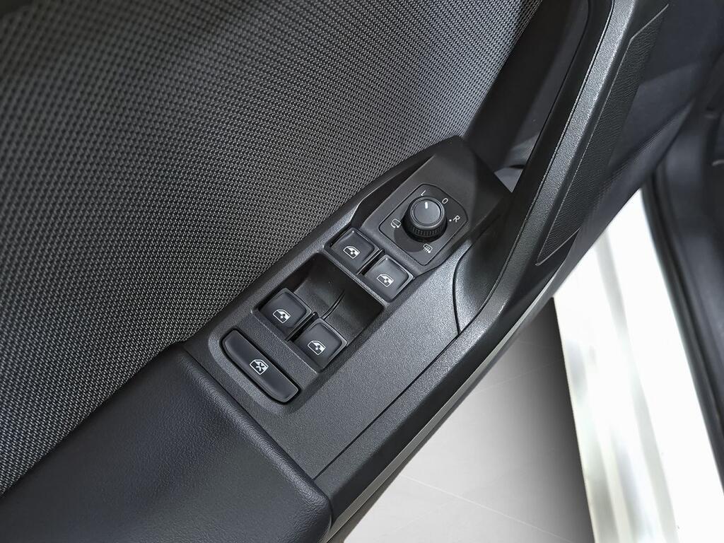 Seat Leon 2.0 TDI 110kW DSG-7 Style Go 11