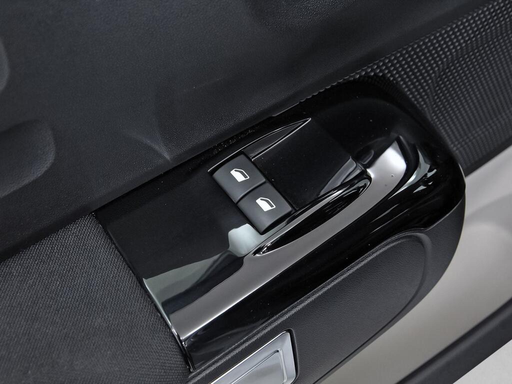 Citroën C3 PureTech 60KW (83CV) Shine 13