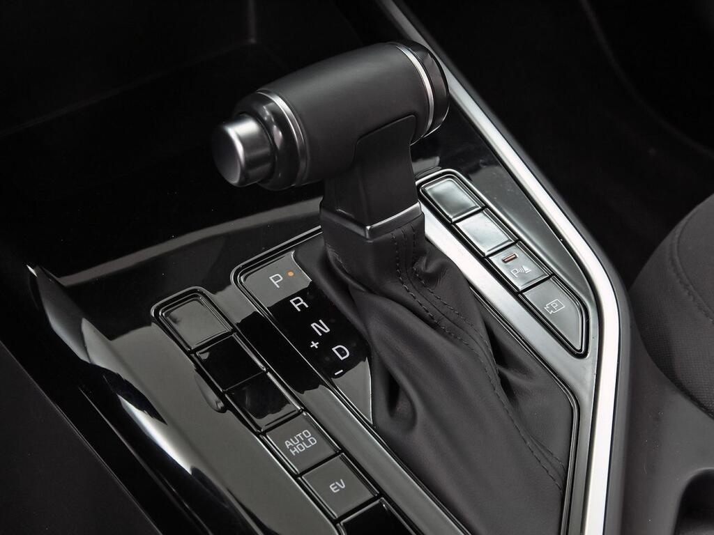 Kia Niro 1.6 GDi PHEV 104kW (141CV) Concept 31