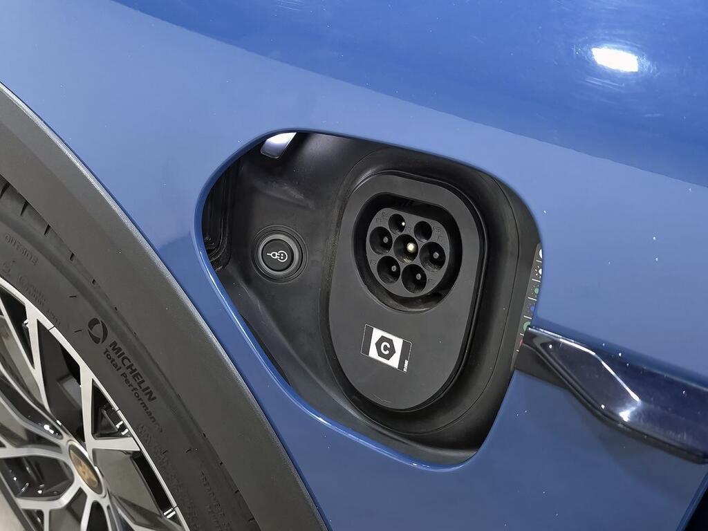 Porsche Taycan 4S Cross Turismo 38