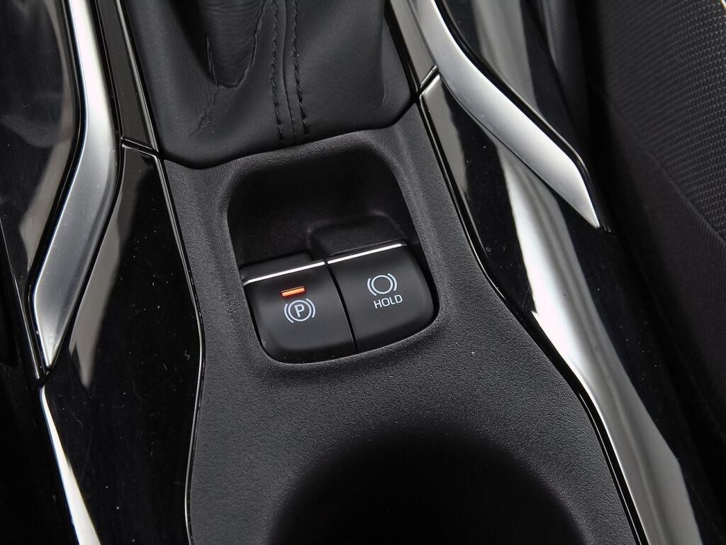 Toyota Corolla 1.8 125H BUSINESS E-CVT 28