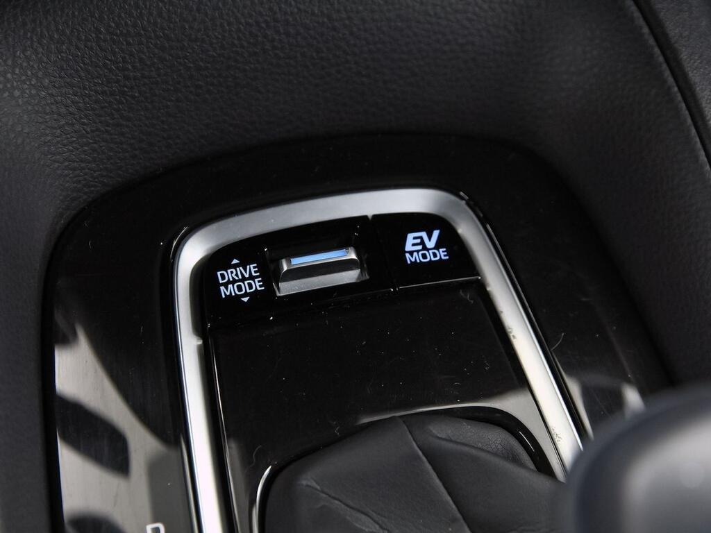 Toyota Corolla 1.8 125H BUSINESS E-CVT 26