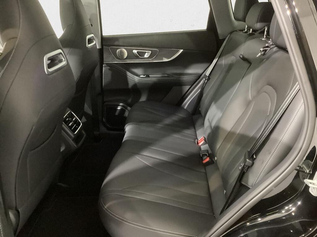 Ebro S700 1.5 TGDI PHEV Luxury E-CVT 9