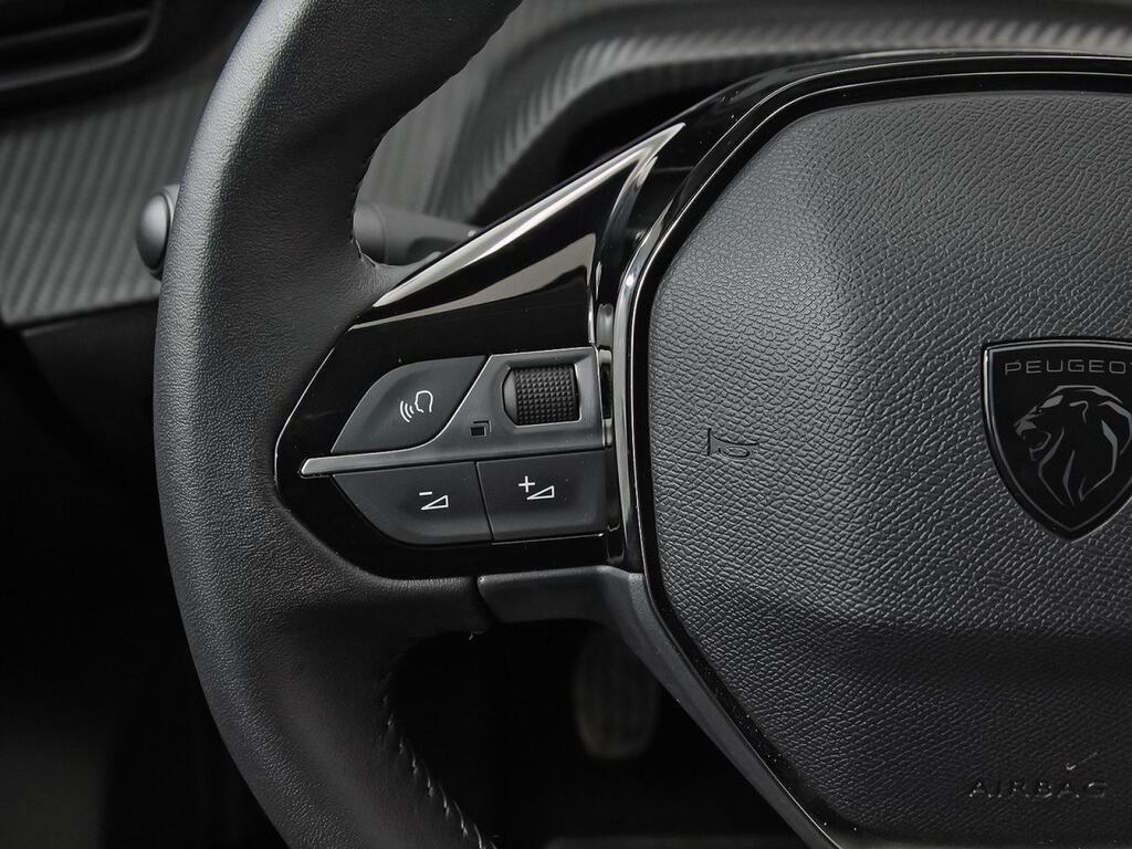 Peugeot 208 Allure Puretech 100 18