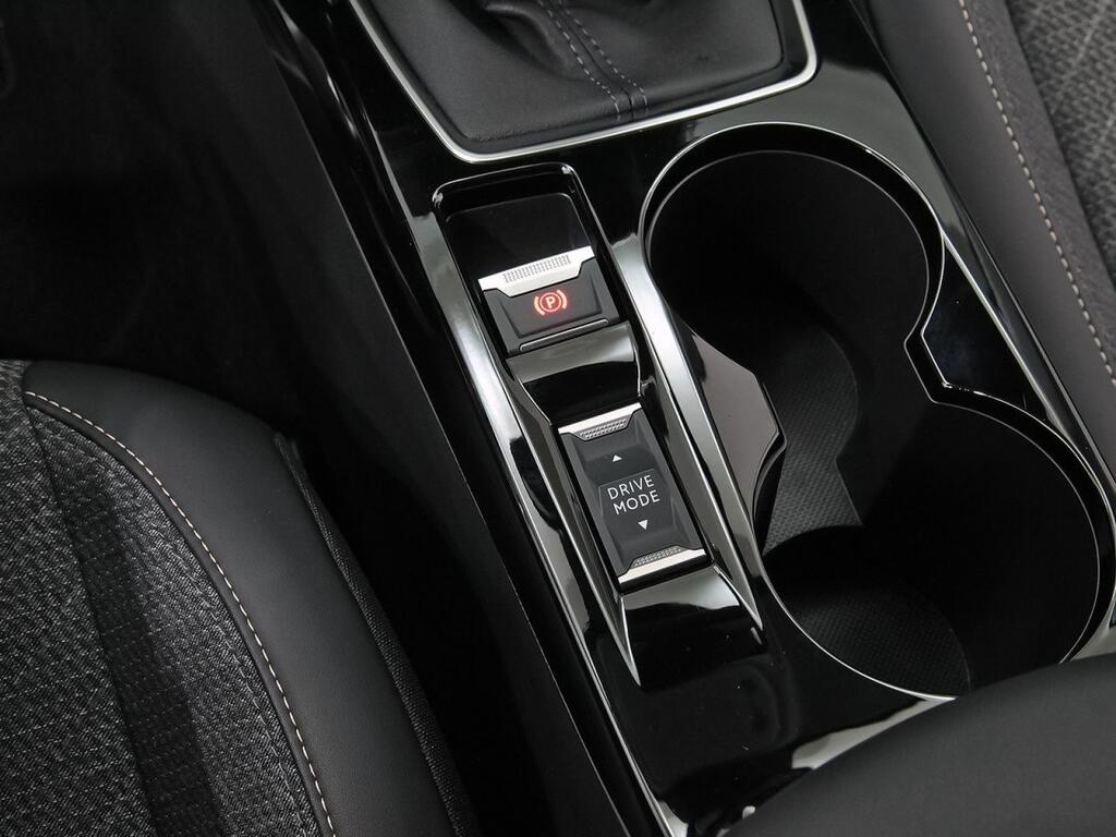 Peugeot 208 Allure Puretech 100 31