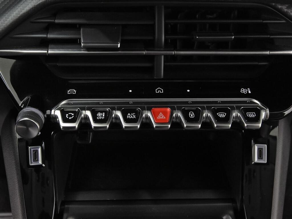 Peugeot 208 Allure Puretech 100 31