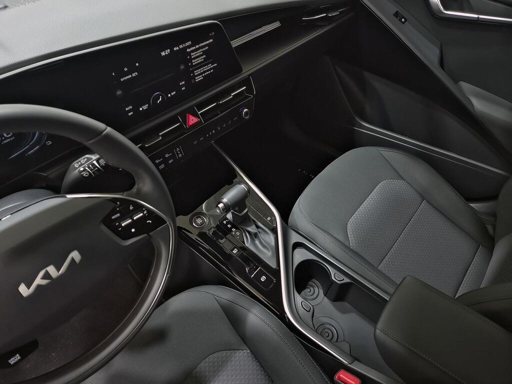 Kia Niro 1.6 GDi HEV 104kW (141CV) Concept 39