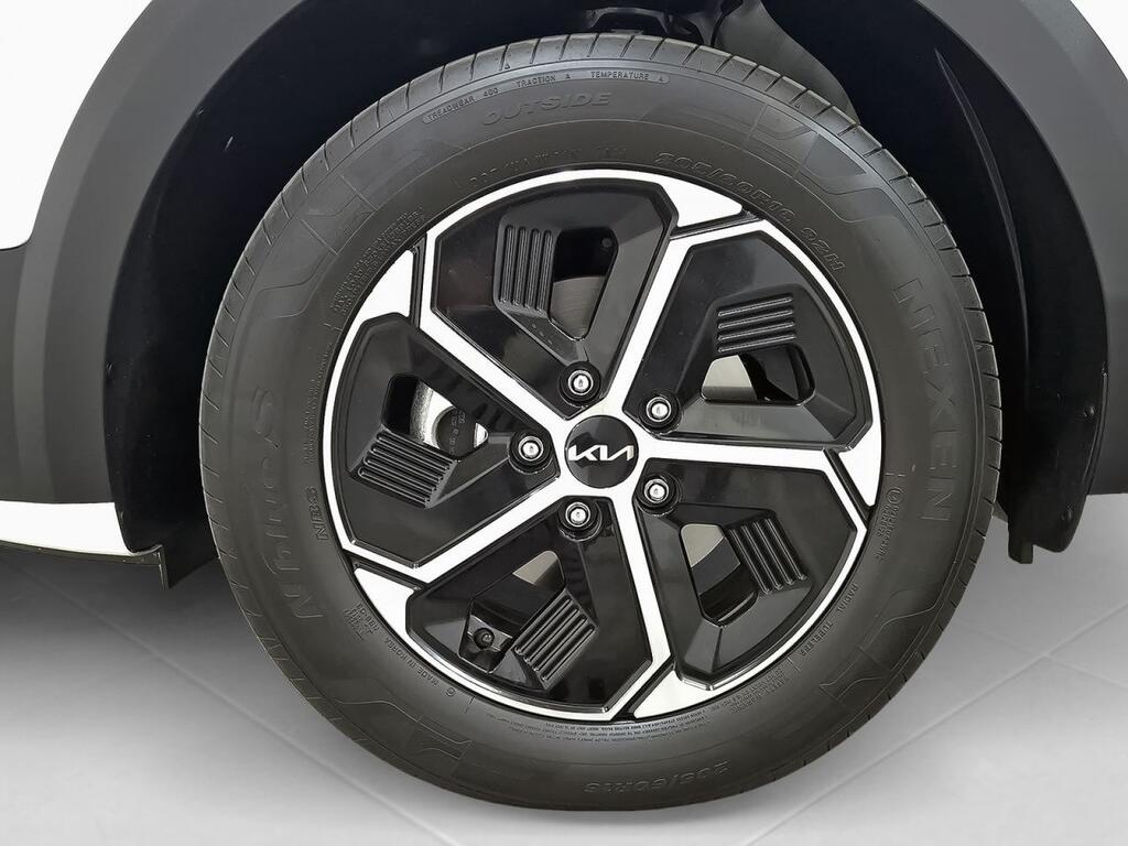 Kia Niro 1.6 GDi HEV 104kW (141CV) Concept 10