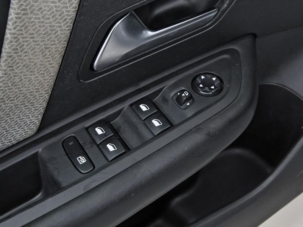 Citroën C4 PureTech 130 S&S 6v Shine 13