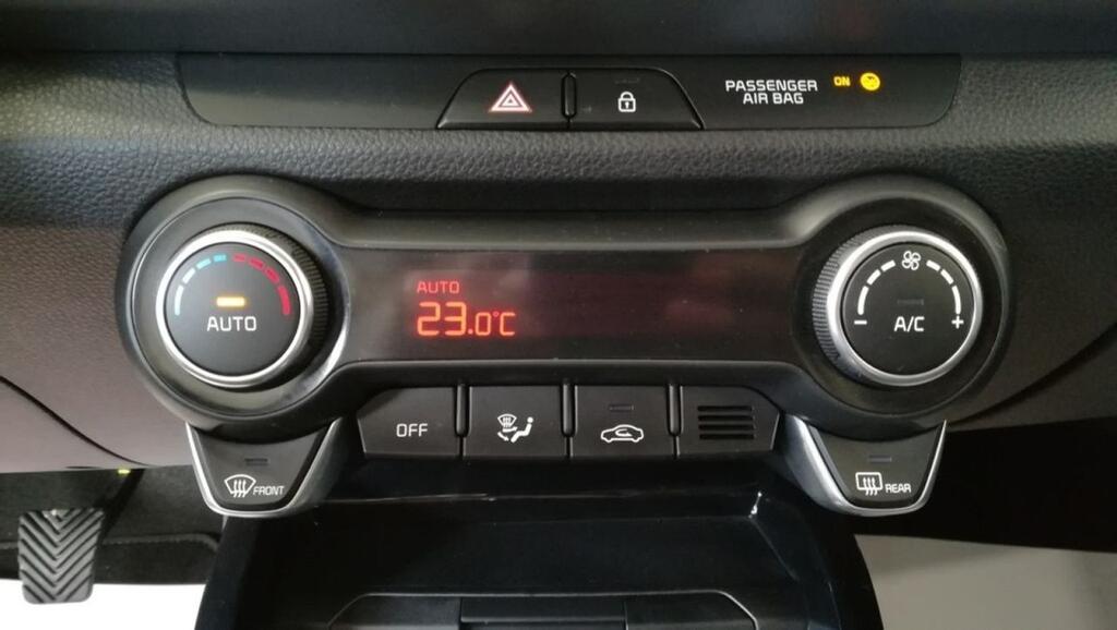 Kia Stonic 1.0 T-GDi 74kW (100CV) Drive 22