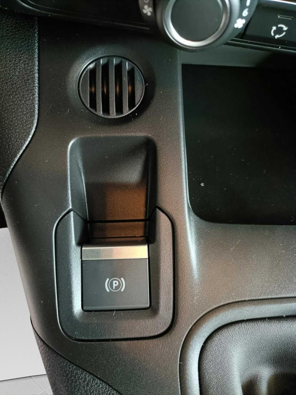 Citroën Berlingo Talla M BlueHDi 100 S&S PLUS 17