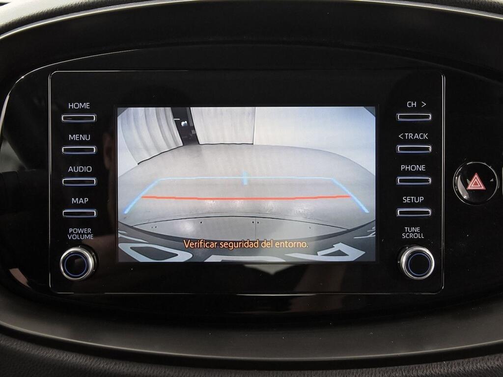 Toyota Aygo X Cross 1.0 VVT-I 72CV Play 21