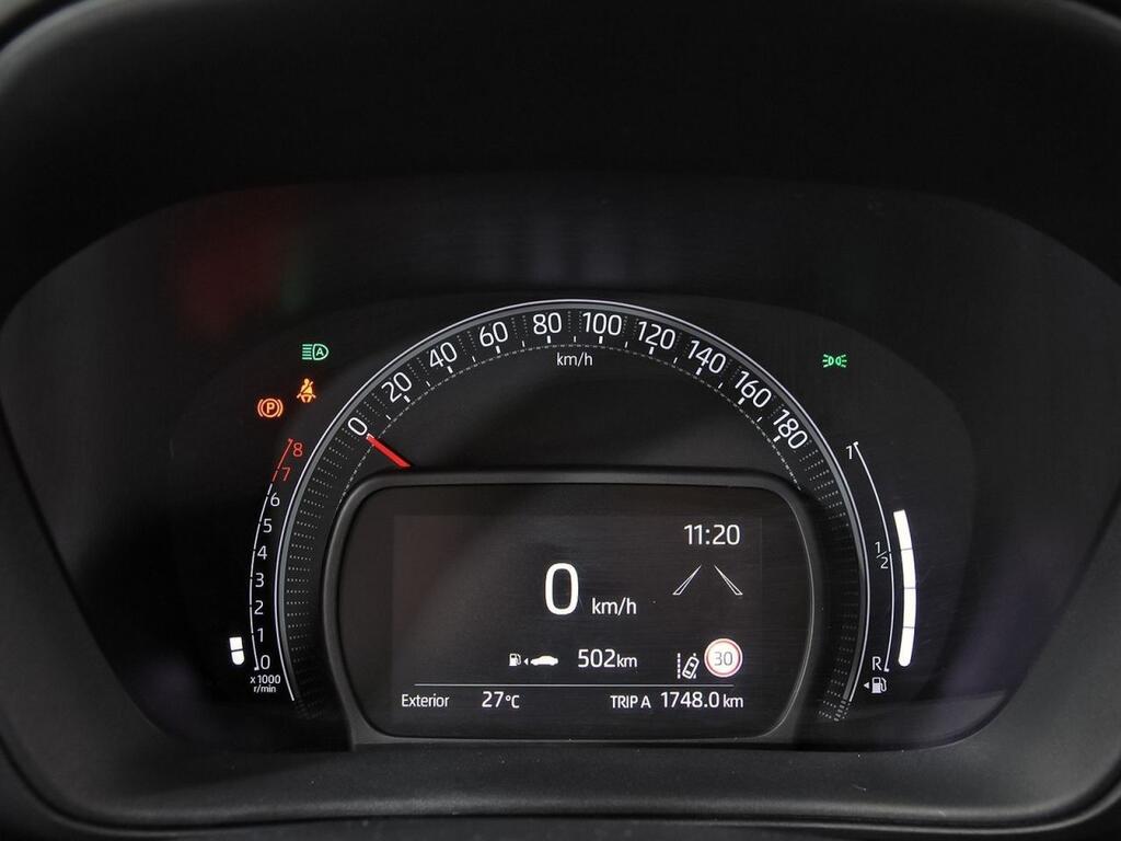 Toyota Aygo X Cross 1.0 VVT-I 72CV Play 13