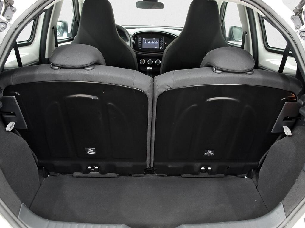 Toyota Aygo X Cross 1.0 VVT-I 72CV Play 9